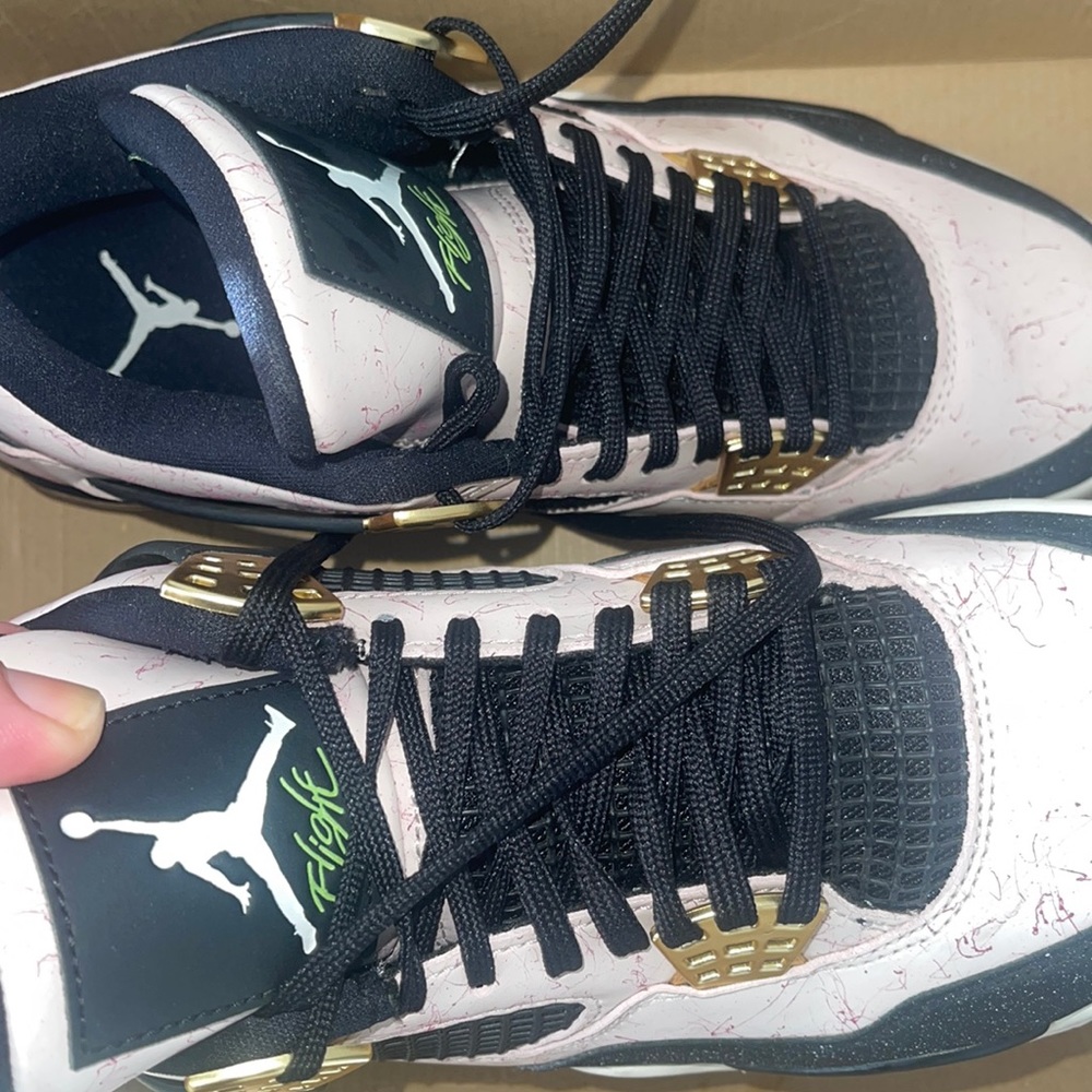 Worn once , splatter pink Jordan retro 4s